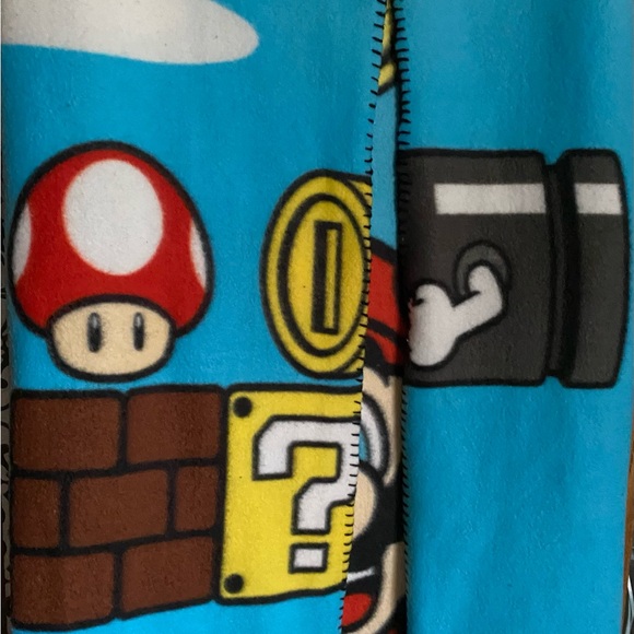 Super Mario Fleece Blanket - Picture 6 of 7